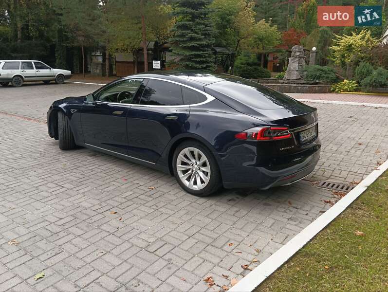 Лифтбек Tesla Model S 2013 в Дрогобыче