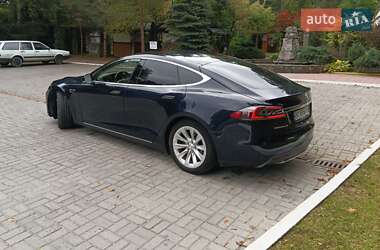 Лифтбек Tesla Model S 2013 в 