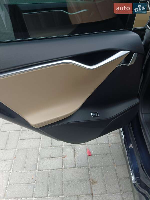 Лифтбек Tesla Model S 2013 в Дрогобыче