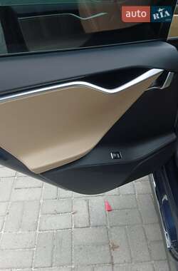 Лифтбек Tesla Model S 2013 в 