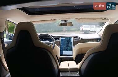 Лифтбек Tesla Model S 2013 в 