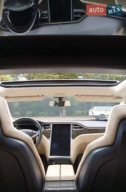 Лифтбек Tesla Model S 2013 в 