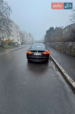 Ліфтбек Tesla Model S 2014 в 
