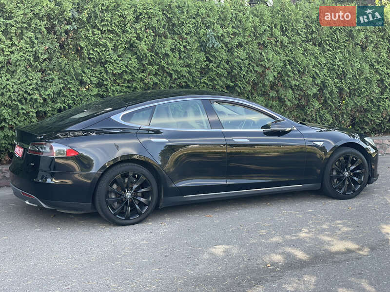 Лифтбек Tesla Model S 2014 в Киеве