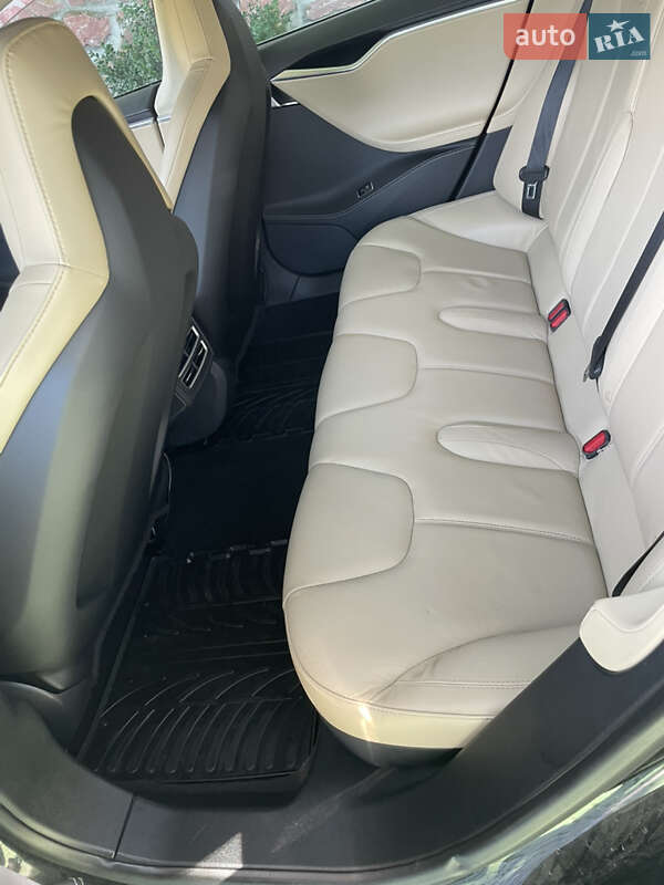 Лифтбек Tesla Model S 2014 в Киеве