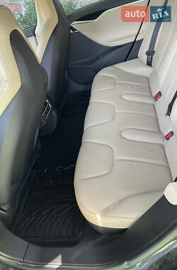 Ліфтбек Tesla Model S 2014 в 