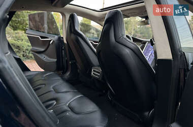 Лифтбек Tesla Model S 2014 в 