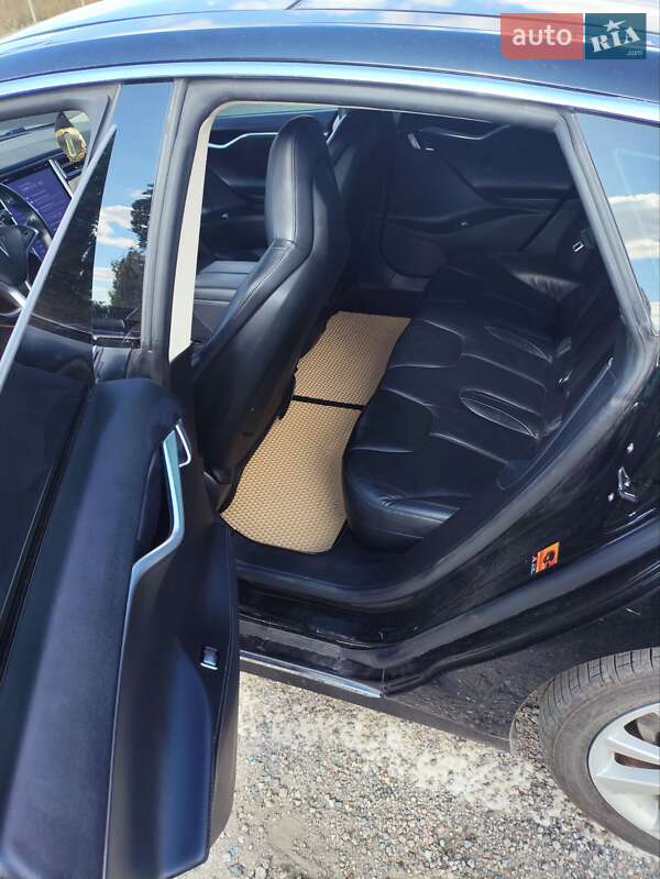 Ліфтбек Tesla Model S 2014 в Кропивницькому