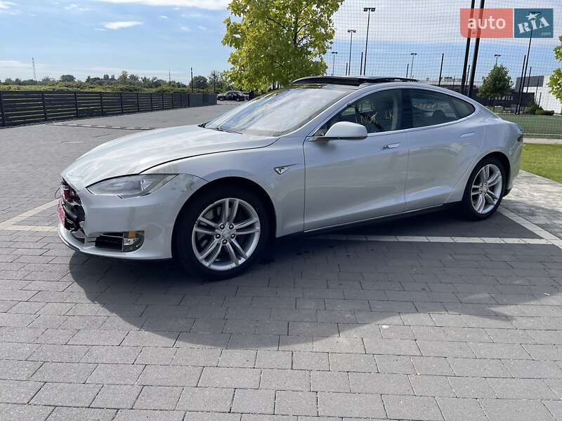 Ліфтбек Tesla Model S 2014 в Мукачевому