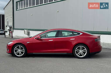 Лифтбек Tesla Model S 2015 в 