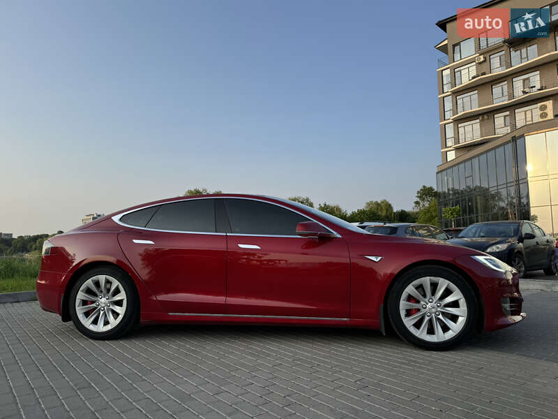 Лифтбек Tesla Model S 2016 в Ровно