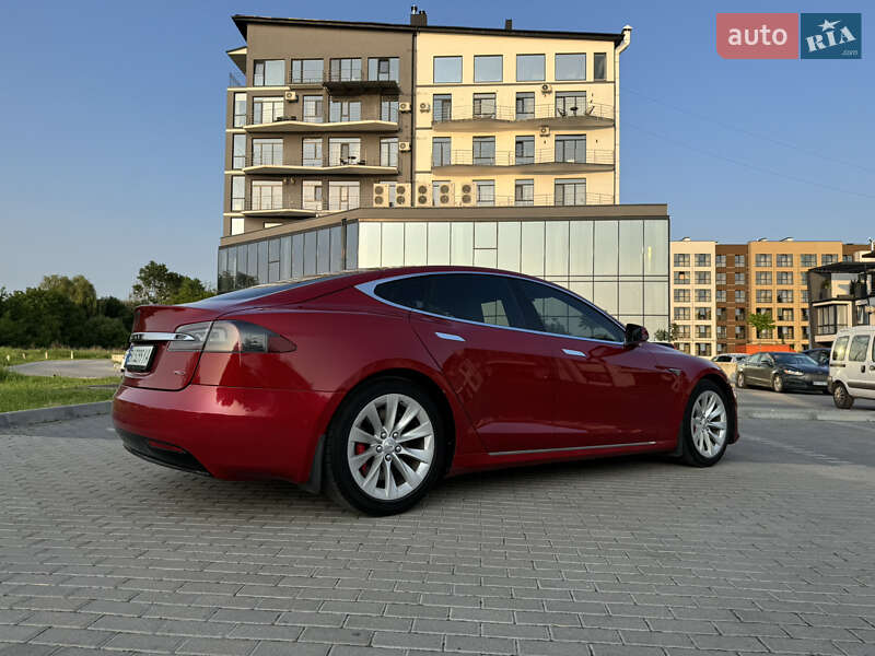Лифтбек Tesla Model S 2016 в Ровно