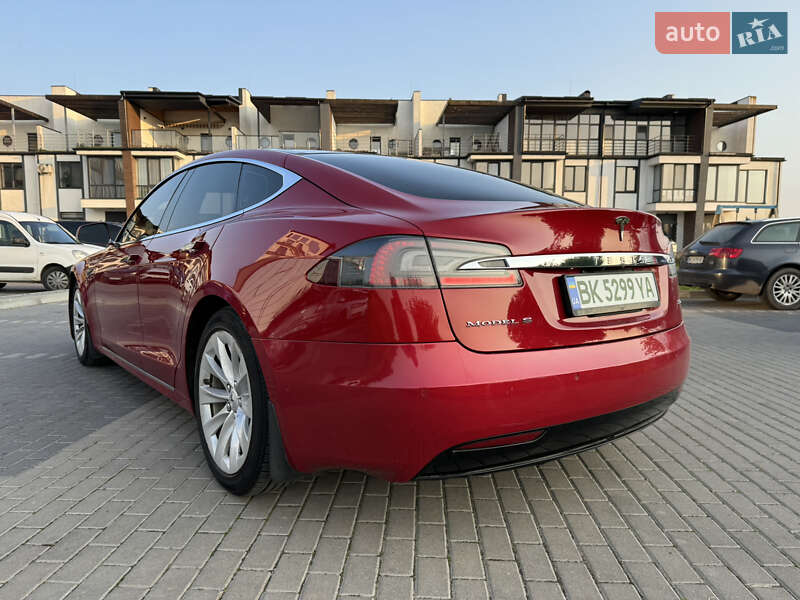 Лифтбек Tesla Model S 2016 в Ровно