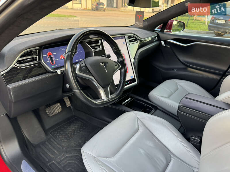 Лифтбек Tesla Model S 2016 в Ровно