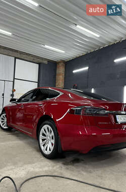 Лифтбек Tesla Model S 2016 в 