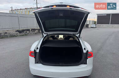 Лифтбек Tesla Model S 2014 в 