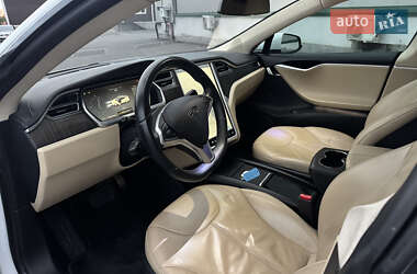 Лифтбек Tesla Model S 2014 в 