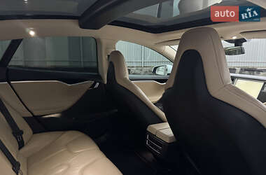 Лифтбек Tesla Model S 2014 в 