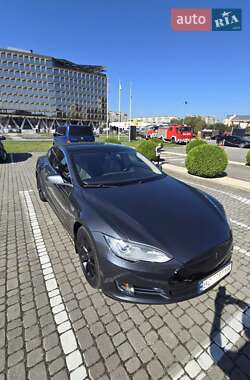 Лифтбек Tesla Model S 2014 в Львове