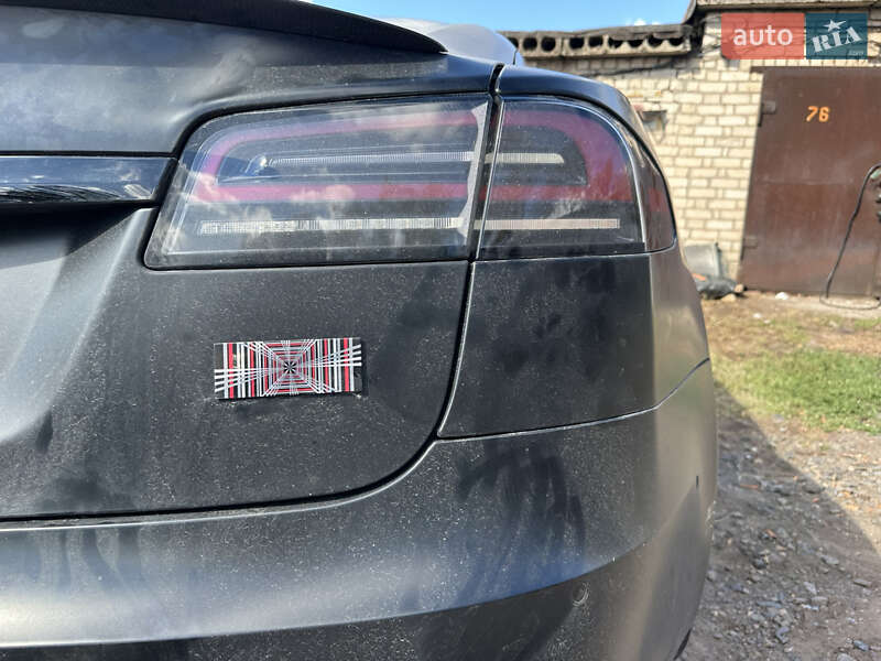 Лифтбек Tesla Model S 2022 в 