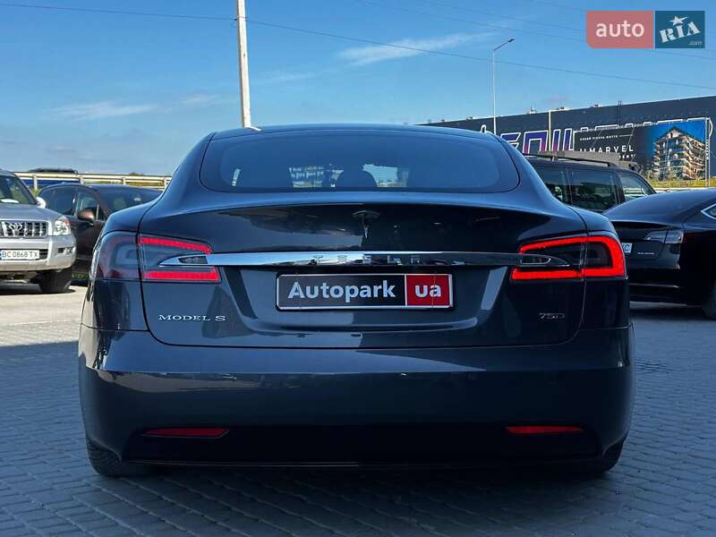 Ліфтбек Tesla Model S 2018 в Львові