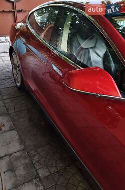 Лифтбек Tesla Model S 2014 в 
