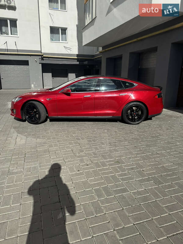 Ліфтбек Tesla Model S 2014 в Черкасах
