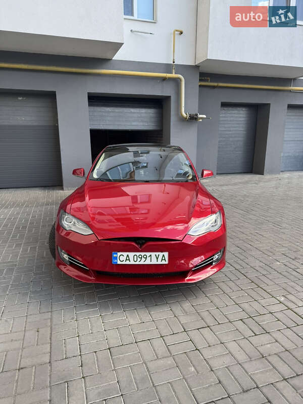 Ліфтбек Tesla Model S 2014 в Черкасах