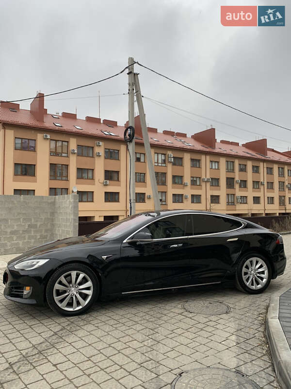Ліфтбек Tesla Model S 2019 в Львові
