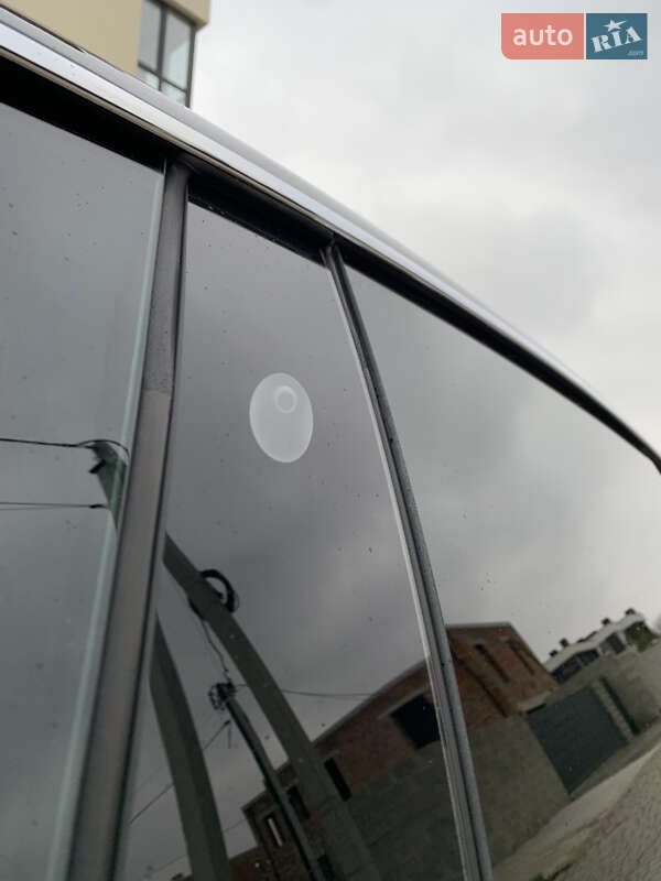 Ліфтбек Tesla Model S 2019 в Львові