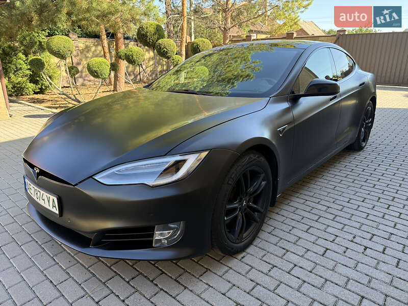 Лифтбек Tesla Model S 2015 в Днепре