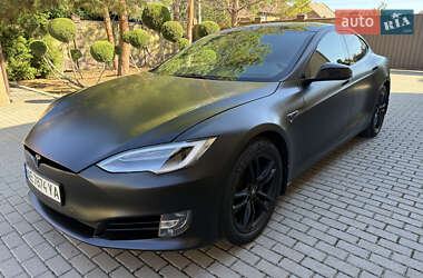 Ліфтбек Tesla Model S 2015 в 