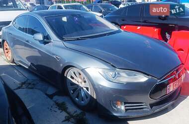 Лифтбек Tesla Model S 2013 в 