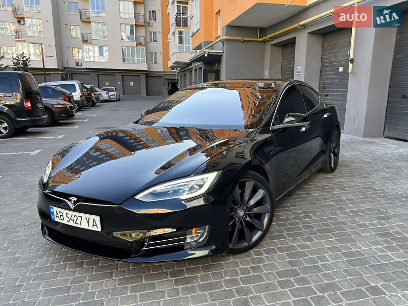 Лифтбек Tesla Model S 2018 в Виннице