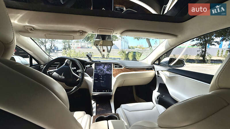 Ліфтбек Tesla Model S 2017 в Черкасах