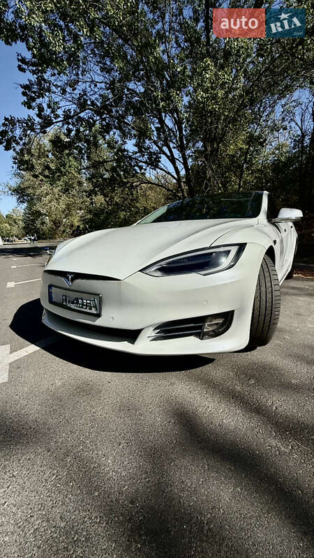 Tesla Model S 2017
