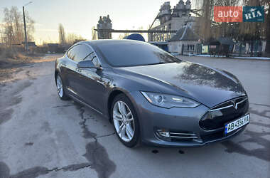 Лифтбек Tesla Model S 2014 в 