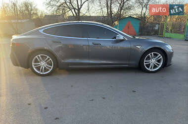 Лифтбек Tesla Model S 2014 в 