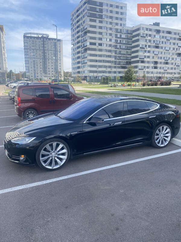 Ліфтбек Tesla Model S 2013 в Харкові