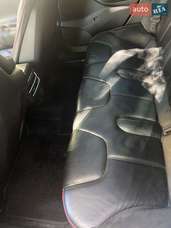 Ліфтбек Tesla Model S 2013 в Харкові