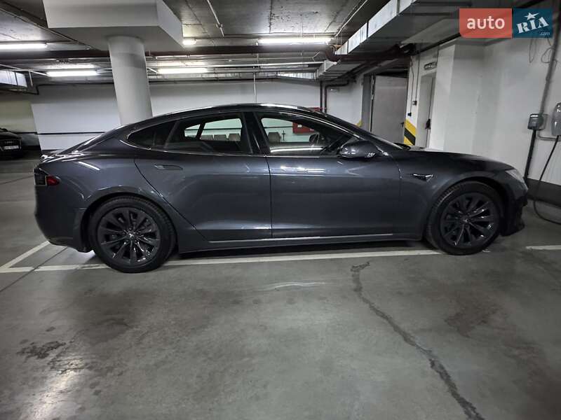Ліфтбек Tesla Model S 2018 в Києві