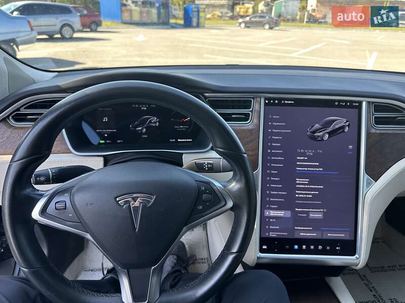 Лифтбек Tesla Model S 2017 в Житомире