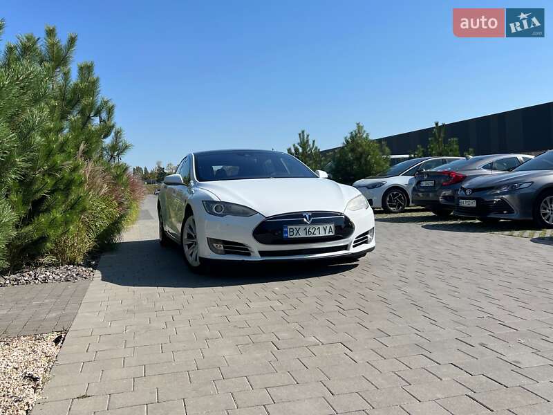 Лифтбек Tesla Model S 2016 в Хмельницком фото 5 Лифтбек Tesla Model S 2016 в Хмельницком