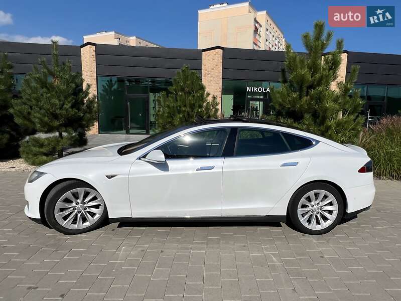 Лифтбек Tesla Model S 2016 в Хмельницком фото 21 Лифтбек Tesla Model S 2016 в Хмельницком