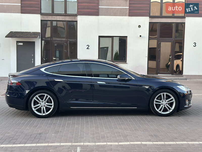 Ліфтбек Tesla Model S 2015 в Одесі