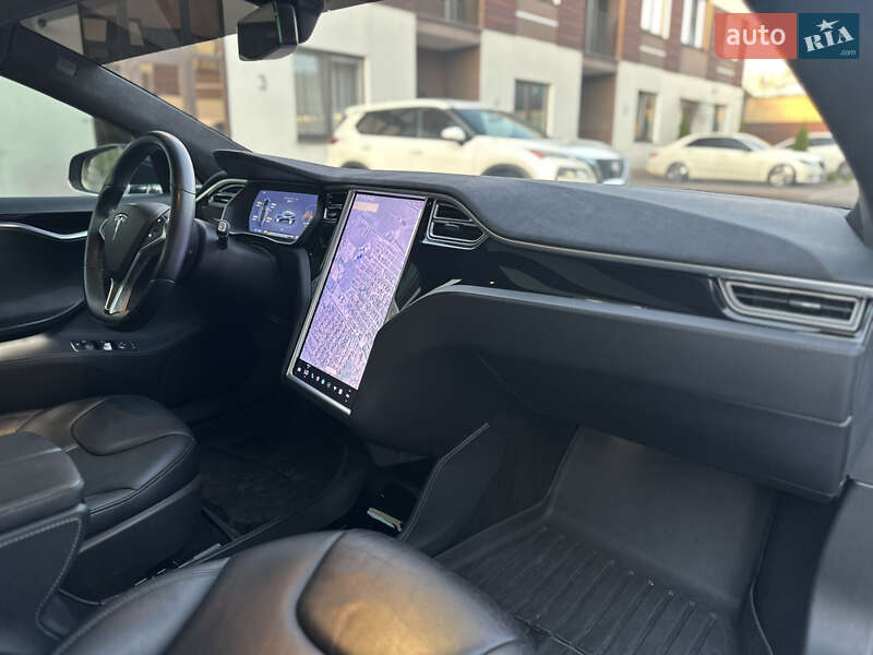 Ліфтбек Tesla Model S 2015 в Одесі