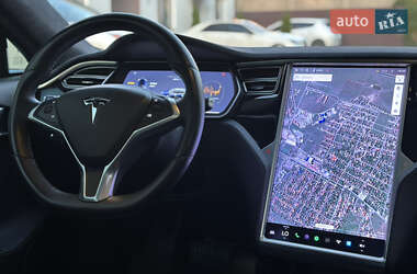 Лифтбек Tesla Model S 2015 в 