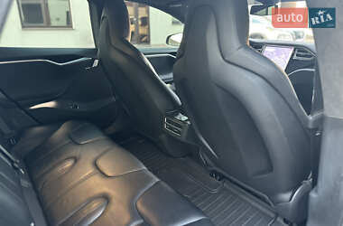 Лифтбек Tesla Model S 2015 в 
