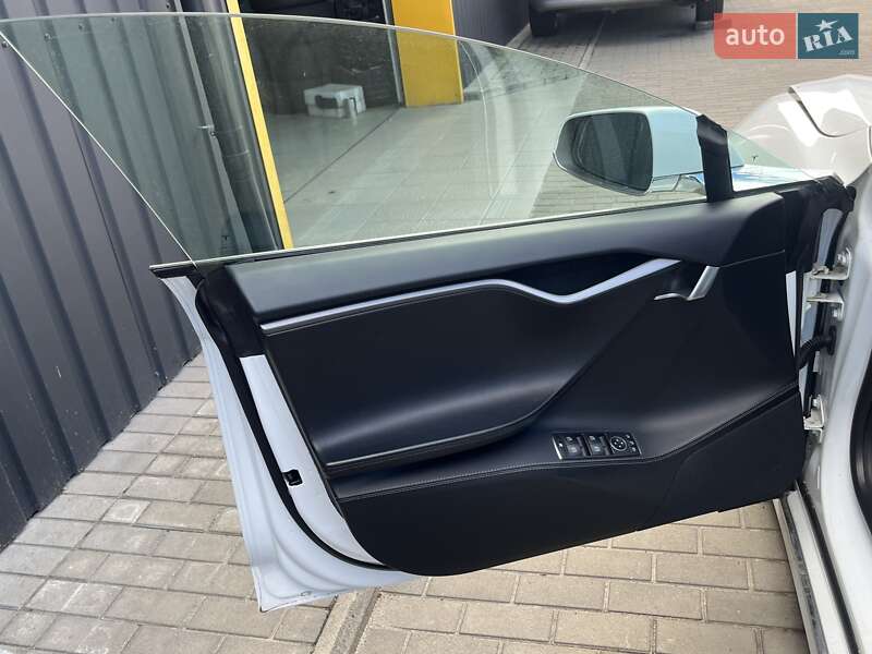 Ліфтбек Tesla Model S 2018 в Києві