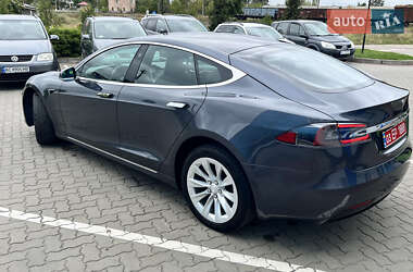 Лифтбек Tesla Model S 2017 в 